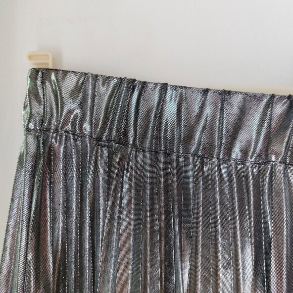 Michael Kors Pleated Silver Metallic Lamé Skirt with Elastic Waist S/M - Picture 3 of 10